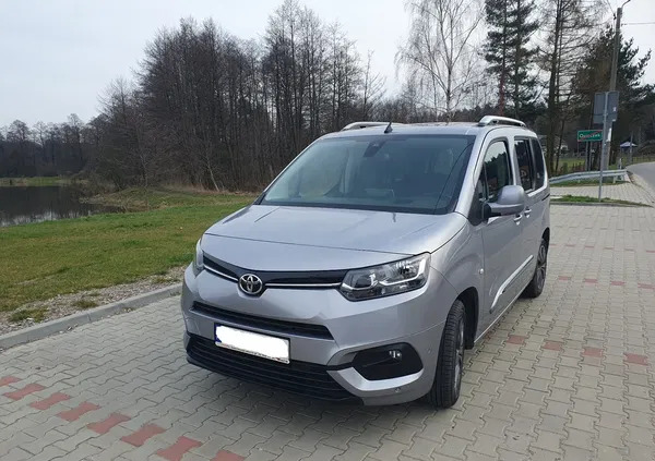 mazowieckie Toyota Proace City Verso cena 94000 przebieg: 98000, rok produkcji 2020 z Stryków